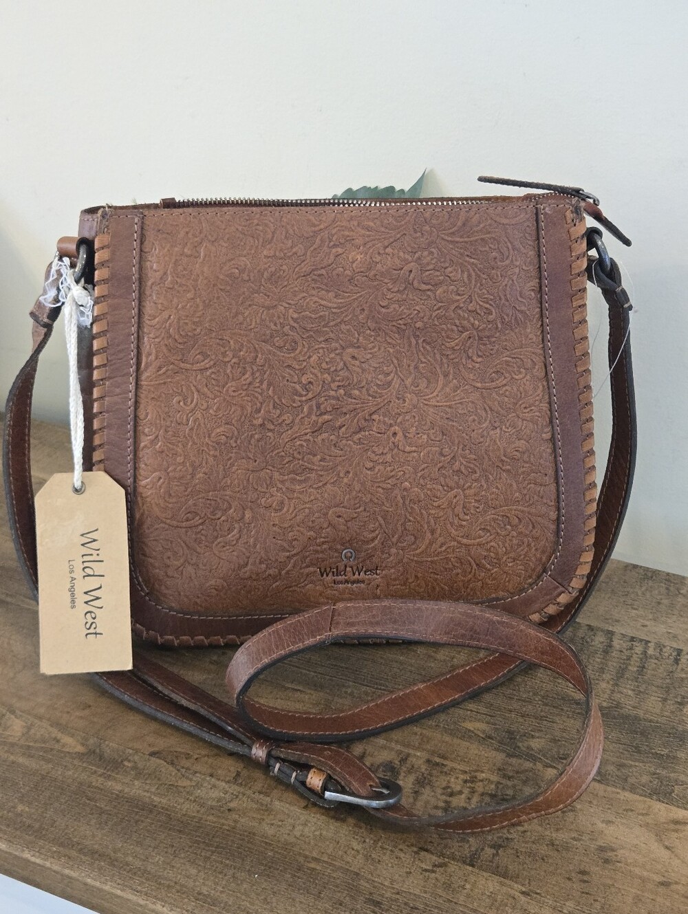 WILD WEST LOS ANGELES Sevyn Leather Crossbody Bag